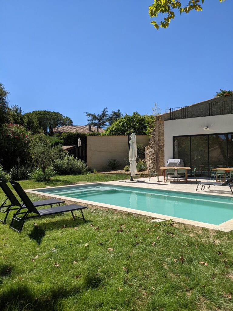Le gai ruisseau maisons d'hôtes jardin
